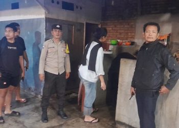 Kanit Intelkam IPDA W.F Munthe pimpin cek TKP kebakaran di Warkop nadia Bilyard 