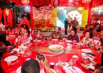 Wali Kota Pematangsiantar Wesly Silalahi SH MKn bersama Ketua TP PKK Ny Liswati Wesly Silalahi, Kapolres Pematangsiantar AKBP Sah Udur T.M. Sitinjak SH. SIK. MH dn Forkopimda hadiri acara Ramah Tamah dan Gala Dinner Tahun Baru Imlek 2026 di kediaman Presiden Direktur PT STTC Jalan Sutomo Pematangsiantar