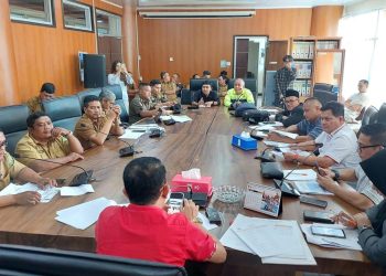 Ketua Komisi 4 DPRD Medan Paul MAS SH pimpin RDP bersama OPD Pemko Medan dan pemilik bangunan Wakita Warkop (PBG). (Foto Ist)
