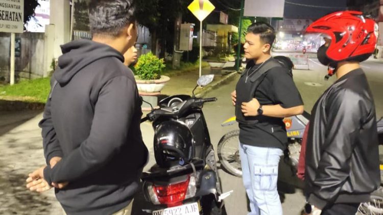 Timsus Dayok Mirah Saat amankan pengendara sepedamotor knalpot brong