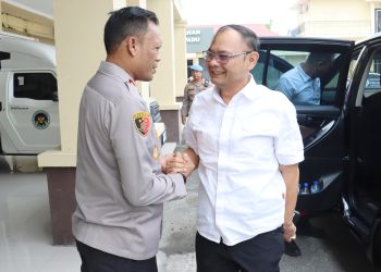 Kapolres Tanjungbalai, AKBP Welman Feri, S.I.K. M.K sambut kedatangan Tim II Itwasda Polda Sumut dipimpin Kombes Pol Budi Pardamean Saragih, S.I.K. M.H