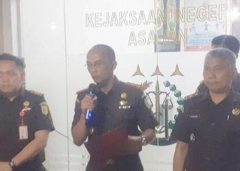 Kajari Asahaan Mochamad Judhy Ismono saat berikan keterangan