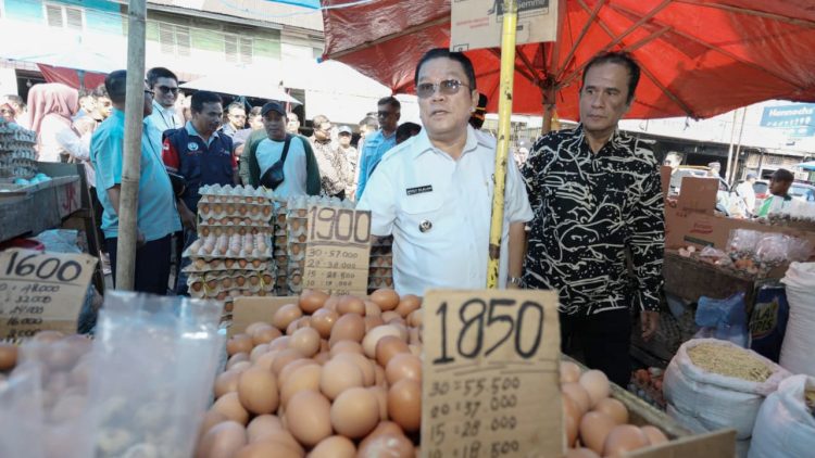 Wali Kota Pematangsiantar Wesly Silalahi SH MKn bersama Forkopimda sidak pasar