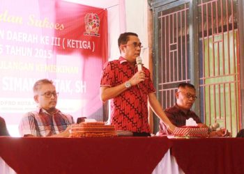Ketua Komisi 4 DPRD Medan Paul Mei Anton Simanjuntak SH ketika menggelar sosialisasi perda (Sosper) ke III Tahun 2026 produk hukum Pemko Medan Perda No 5 tahun 2015 tentang penanggulangan kemiskinan. (Foto Ist)