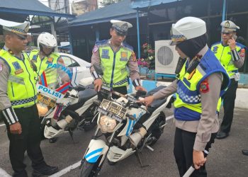 Kasat Lantas AKP Friska Susana SH bersama KBO dan Jajaran Kanit cek Randis Roda dua (R2)