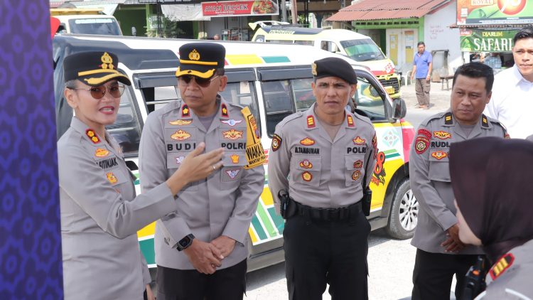 Kapolres Pematangsianțar AKBP Sah Udur T.M. Sitinjak SH. SIK. MH pengecekan kesiapan Pos Pam dan Yan Ops Ketupat Toba Tahun 2026