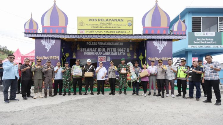 Wali Kota Pematangsiantar Wesly Silalahi SH MKn bersama Forkopimda saat kunjungi Pos Yan di Simpang Dua.
