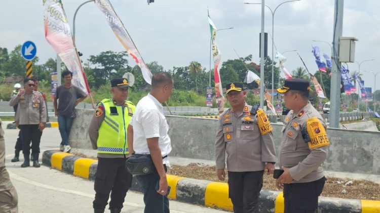 Kapolres Simalungun AKBP Marganda Aritonang, S.I.K. S.H., M.M Pantau Langsung Pintu Tol Simpang Pane