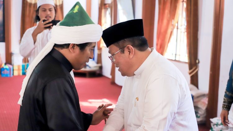 Wali Kota Pematangsiantar Wesly Silalahi SH MKn disambut TGB Syekh Dr H Ahmad Sabban El Ramaniy Rajagukguk MA