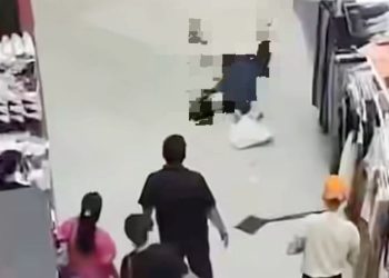 Area pusat perbelanjaan Plaza Medan Fair, Jalan Gatot Subroto, Sekip, Medan Petisah, Kota Medan mendadak digemparkan dugaan seorang wanita terjatuh. (Foto Ist)