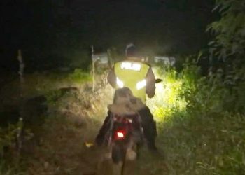 Personil Polseķ Bodeh berhasil evakuasi pemudik tersesat di hutan