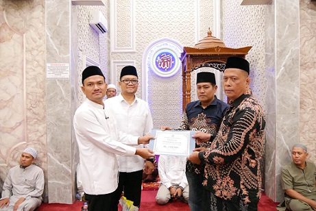 Wali Kota Tanjungbalai Mahyaruddin Salim, Wakil Wali Kota Muhammad Fadly Abdina Safari Ramadhan di Masjid Hidayatullah Komplek perumahan PNS Kelurahan Sei Raja