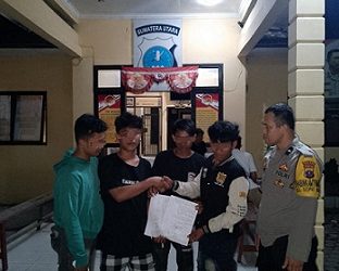 Personil piket Polsek Siantar Timur Polres Pematangsiantar selesaikan dugaan penganiayaan di Jalan Pdt. Justin Sihombing