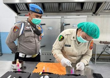 Safety Food dimpin langsung Kasi Dokkes Polres Pematangsiantar Penda Anita R Turnip S.Kep.Ns
