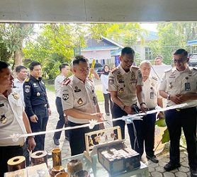 Kepala Lapas Kelas IIB TBA Refin Tua Simanullang dan Kantor Imigrasi Kelas II TPI TBA saat Resmikan Gerai UMKM Karya Warga Binaan