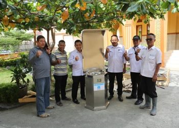 Perumda Air Minum Tirta Uli telah menyediakan fasilitas air siap minum di komplek Masjid Al Ikhlas, Jalan AMPI
