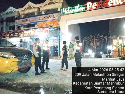 AIPTU M. Saragih bersama AIPDA Shohibul H, BRIPKA Agus S.R dan BRIPKA Dedy Siregar patroli asmara subuh di Jalan Melanthon Siregar