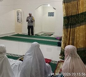 Bhabinkamtibmas Kelurahan Pematang Marihat Aipda Asril Manurung hadir memberikan Tausyiah di Mesjid Al Falah Kampung Baru