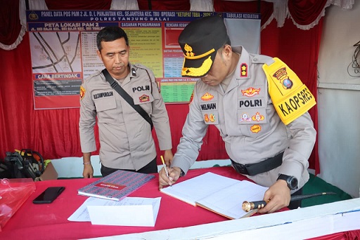 Kapolres Tanjungbalai, AKBP Welman Feri, SIK, MIK, melakukan pengecekan langsung ke sejumlah Pos Pengamanan (Pos Pam) dan Pos Pelayanan (Pos Yan)