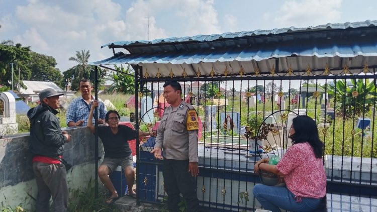 Bhabinkamtibmas Kelurahan Kristen BRIPKA Swandi melaksanakan sambang tindaklanjuti laporan warga di Jalan Parsoburan