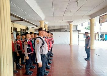 Kanit 2 Samapta Polres Pematangsiantar IPDA J. Manihuruk SH saat tiba membawa 20 Personil BKO Dit Samapta Polda Sumut 