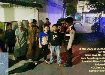 AIPTU A. Saragih, AIPDA Siwanda D.N, BRIPKA Edward Sitompul dan BRIGPOL Dimas Abimayu SH menggelar kegiatan pastroli asmarah subuh