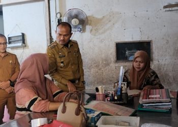 Wali Kota Tanjungbalai Mahyaruddin Salim Monitoring Pembayaran THR di Sejumlah Perusahaan di Kawasan Teluk Nibung