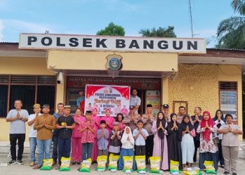 Kapolsek Bangun AKP Hengky B. Siahaan, S.H. M.H Bersama Bhayangkari Ranting Berbagi Takjil, Buka Puasa dan Santuni Anak Yatim dan Kaum Dhuafa