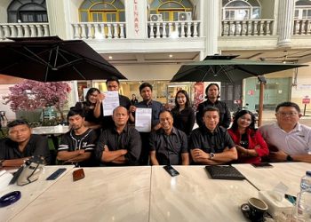 Boydo HK Panjaitan bersama 19 kuasa hukumnya saat memberikan keterangan kepada wartawan (Foto Ist)