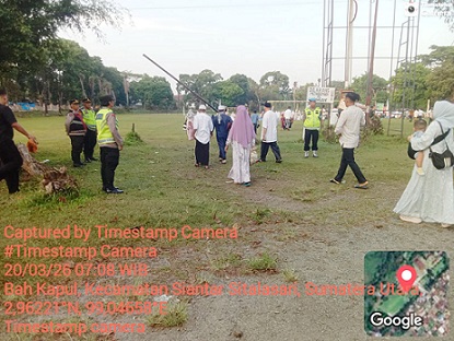 Personil Polres Pematangsiantar saat amankan Sholat Idul Fitri di Lapangan USI