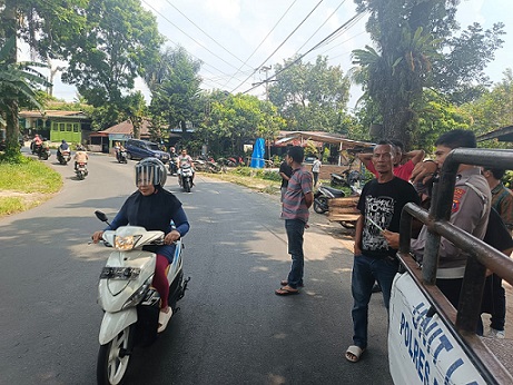 Personil piket Unit Gakkum saat respon cepat Cek TKP Laka Lantas di Simpang Pulo Gumba