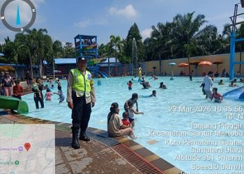 Bhabinkamtibmas Polsek Siantar Martoba Patroli dan Monitoring di Objek Wisata Kolam renang Martoba Water Park