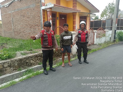 AIPTU M. Saragih bersama AIPDA Shohibul H, Bripka Agus S.R dan Bripka Dedi Siregar Patroli R2 dipemukiman warga