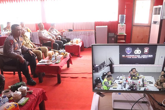 Kapolres Simalungun AKBP Marganda Aritonang, S.H. S.I.K. M.M Dampingi Kapolda Sumut Irjen Pol Whisnu Hermawan Februanto, S.I.K., M.H Ikuti Vidzon Kapolri dari Parapat