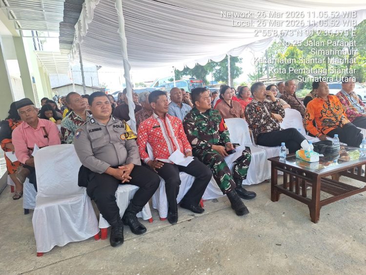 Bhainkamtibmas Kelurahan Simarimbun BRIPKA Johnanes C. Siregar menghadiri ibadah syukuran peremesian ruko Letisya dan pembukaan/ Grand Opening Indomaret di Jalan Parapat KM 5