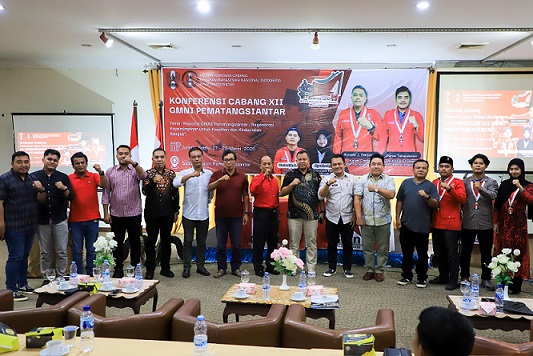 Wali Kota Pematangsiantar Wesly Silalahi SH MKn diwakili Plt Asisten Pemerintahan dan Kesra Hendra TP Simamora SSTP MSihadiri Pembukaan Konfercab XII GMNI Kota Pematangsiantar, di Siantar Hotel