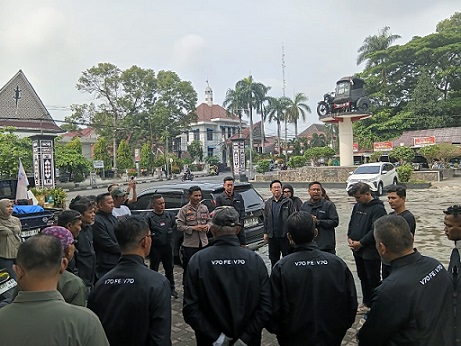 Sat Binmas Polrse Pematangsiantar Patroli Sambang Kamtibmas dan Silaturahmi kepada Komunitas Automotif Vivo