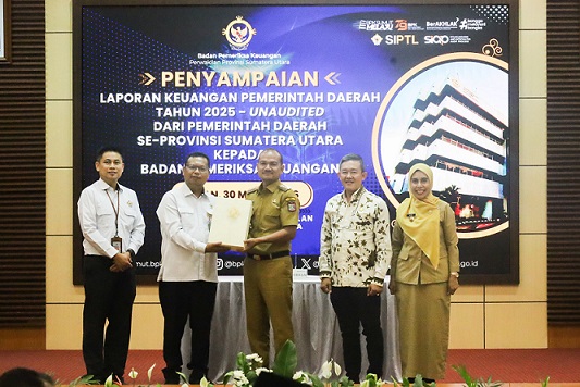 Wali Kota Tanjungbalai Mahyaruddin Salim Serahkan LKPD Unaudited TA 2025 ke kepada Kepala Perwakilan BPK Sumut Paula Henry Simatupang
