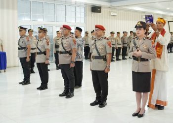 Kapolres Asahan AKBP Revi Nurvelani S.H S.I.K M.H pimpin upacara Sertijab) dua Kasat dan Kapolsek Kota Kisaran