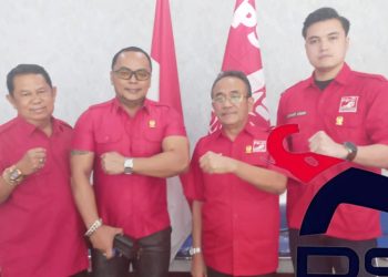 Ketua Fraksi PSI DPRD Medan Renville Pandapotan Napitupulu dan anggota fraksi yang menolak Bimtek ideologi Pancasila di Jakarta. (Foto Romulo/ jurnalx.co.id)