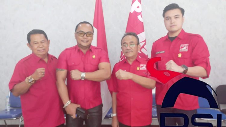 Ketua Fraksi PSI DPRD Medan Renville Pandapotan Napitupulu dan anggota fraksi yang menolak Bimtek ideologi Pancasila di Jakarta. (Foto Romulo/ jurnalx.co.id)