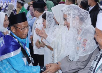 Kapolres Pematangsiantar AKBP Sah Udur T.M. Sitinjak SH. SIK. MH hadiri pemberangkatan Calon Jemaah Calon Haji dan Hajjah 1447 H/2026 M Kota Pematangsiantar
