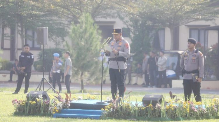 Kapolda Sumut Irjen Pol. Whisnu Hermawan Februanto saat apel akbar Sabuk Kamtibmas Polda Sumut di Lapangan Mapolda Sumut,