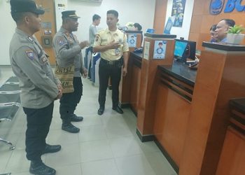 Kasat Binmas AKP Zainuddin saat Sambangi Bank BCA