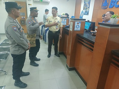 Kasat Binmas AKP Zainuddin saat Sambangi Bank BCA