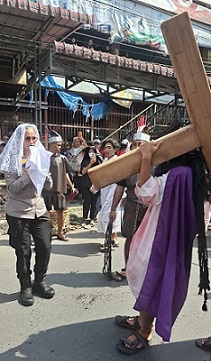 Kapolres Pematangsiantar AKBP Sah Udur T.M Sitinjak S.H. S.I.K. M.H Hadiri Devosi Jalan Salib Peringatan Jumat Agung 2026 Gereja Katolik