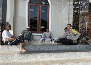 Bhabinkamtibmas Kelurahan Bantan AIPTU Rayendra P. Damanik sambang kamtibmas di Mesjid Dakwah