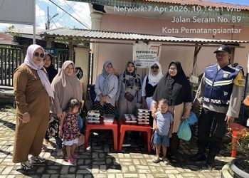 Bhabinkamtibmas Kelurahan Bantan Aiptu Rayendra P. Damanik melaksanakan monitoring pendistribusian Makanan Bergizi Gratis (MBG) di kantor Kelurahan Bantan