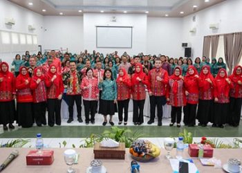 Wali Kota Pematangsiantar Wesly Silalahi SH MKn diwakili Plh Sekda Dra Happy Oikumenis Daely dan Ketua TP PKK Ny Liswati Wesly Silalahi menghadiri kegiatan Supervisi Lomba TP PKK Tingkat Provinsi Sumut.