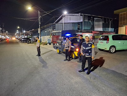 Pawas Kanit Binmas AIPTU Panogaran Manurung melaksanakan Kegiatan Rutin Yang Ditingkatkan (KRYD) di wilayah hukumnya